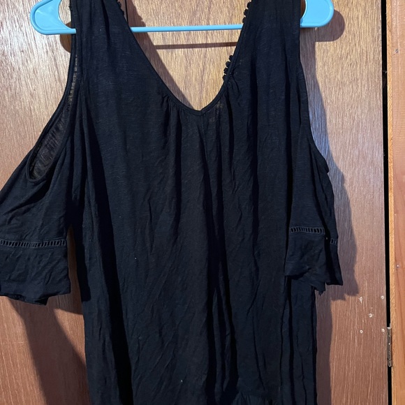 Open Shoulder Top - Picture 3 of 4